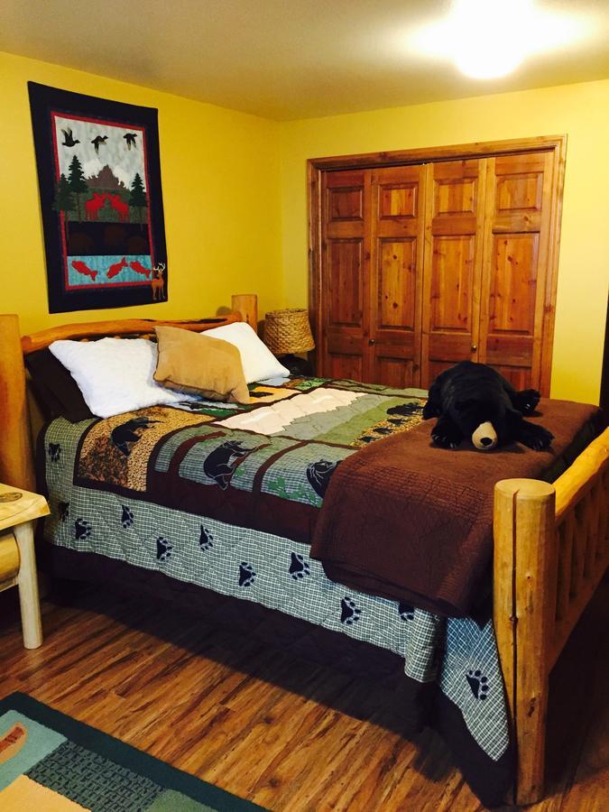 Two Bears Inn Bed & Breakfast Red Lodge Exterior photo